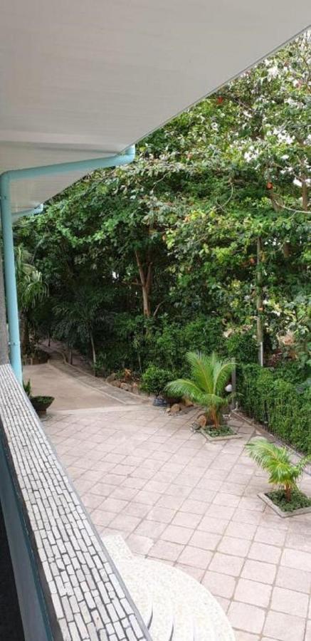La Digue Self-Catering Apartments Экстерьер фото