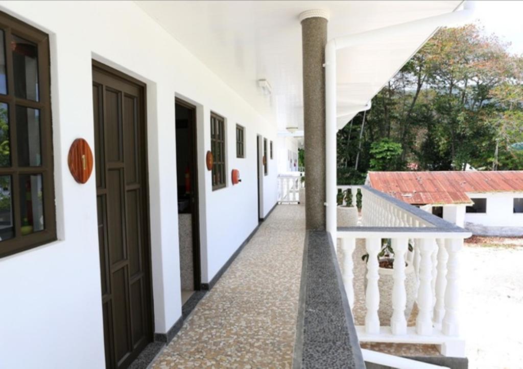 La Digue Self-Catering Apartments Экстерьер фото